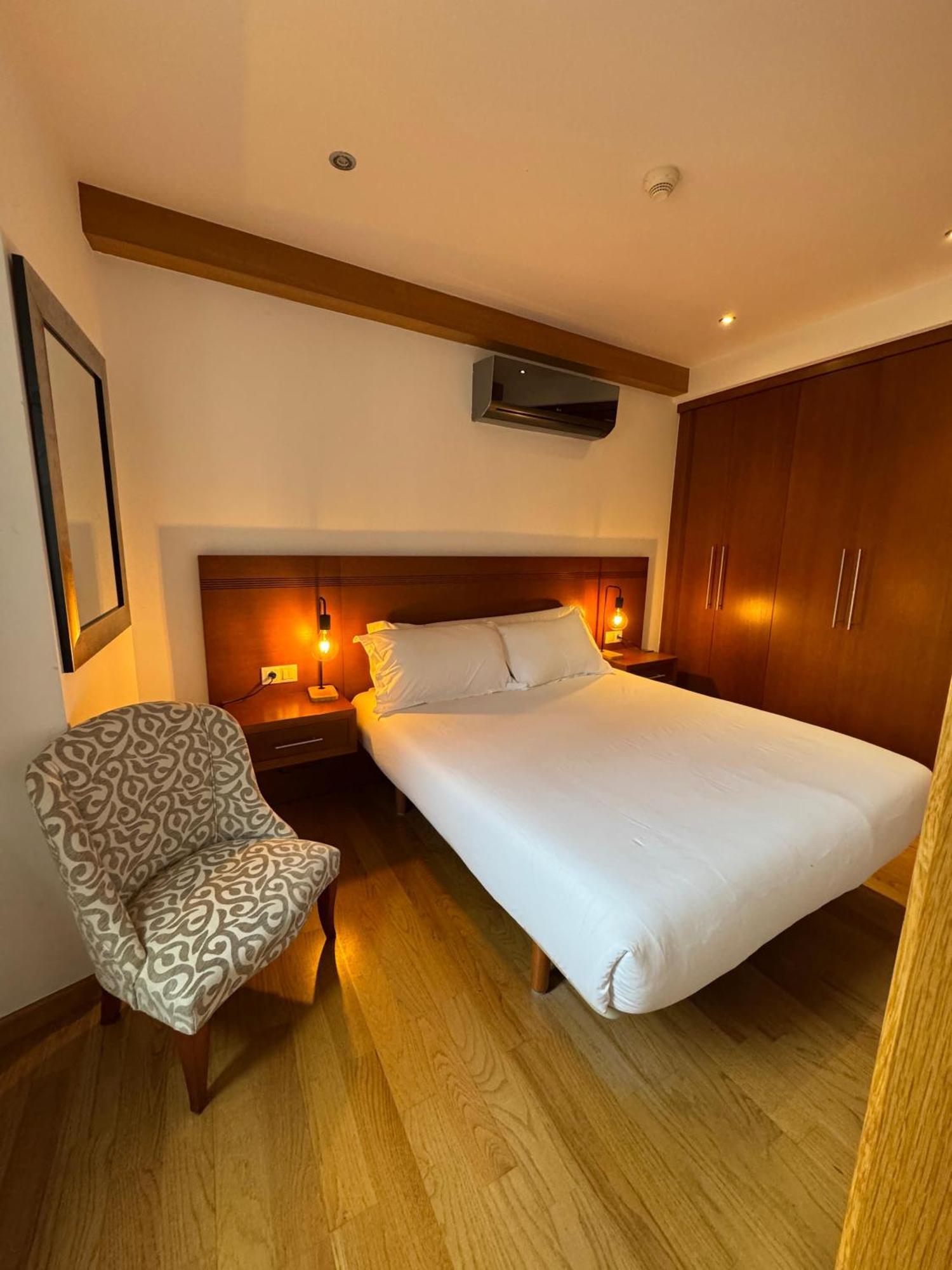 Apartamentos Casa De La Inmaculada Сантьяго-де-Компостела Экстерьер фото